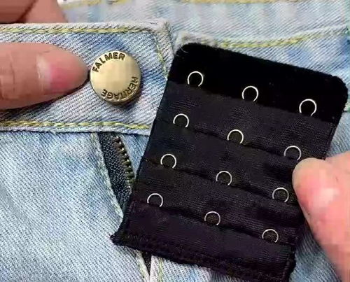 這樣拉鏈再也不會(huì)滑下來(lái)了,超級(jí)安全